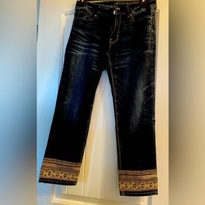 Women’s Crop Jeans.